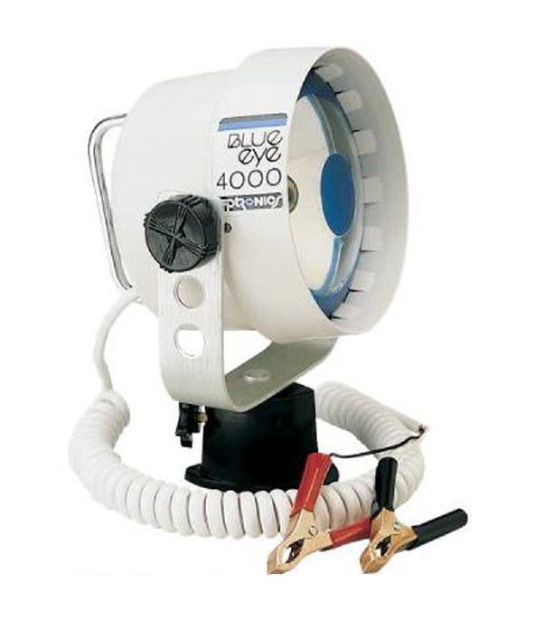 Faro Proiettore Optronics Blue-Eye 12V orientabile, portata 4Km Faro Proiettore Optronics Blue-Eye 12V orientabile, portata 4Km
