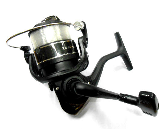 Mulinello DAIWA SWEEPFIRE E4000 NERO con Filo