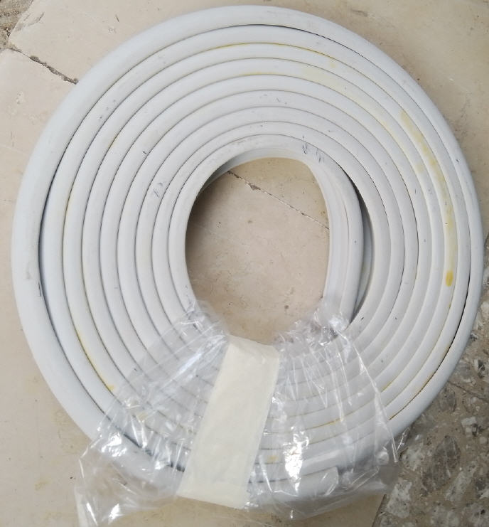 Bottazzo Radial 40 - Profilo Parabordo PVC Semirigido Altezza mm 40 (sporgenza 21) Grigio - PREZZO PER 4 MT - OUTLET (8MT) - Clicca l'immagine per chiudere